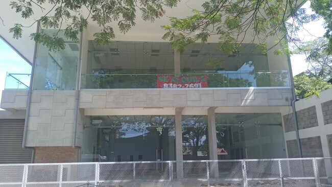 Building Photo - Beach front big duplex. Gustavo Lopez AMSI