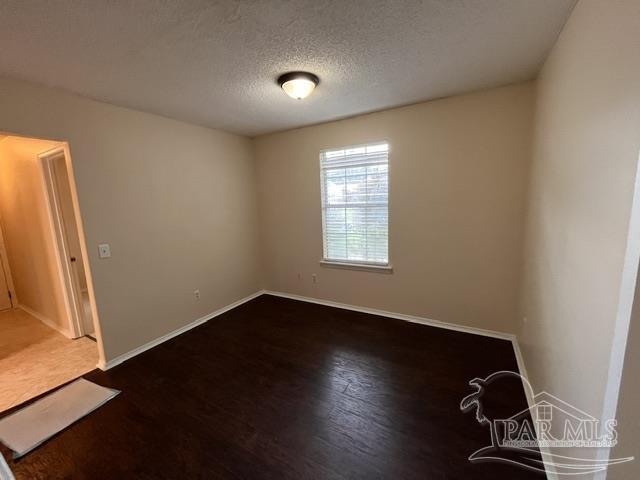 Building Photo - 5563 Chantilly Cir