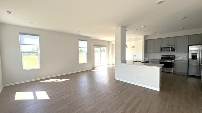 Building Photo - 1206 Salt Springs Dr