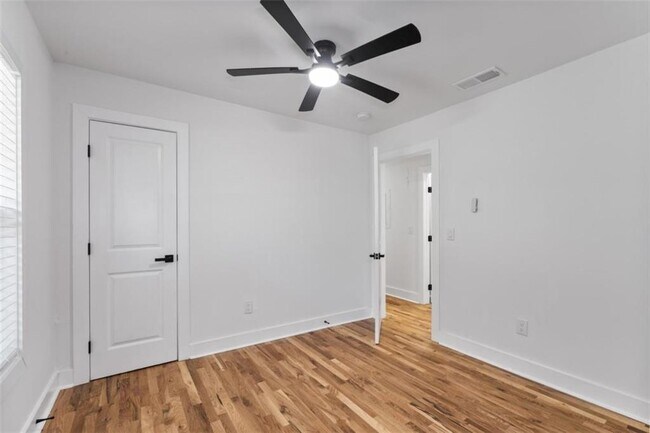 Building Photo - 1514 Peachcrest Rd