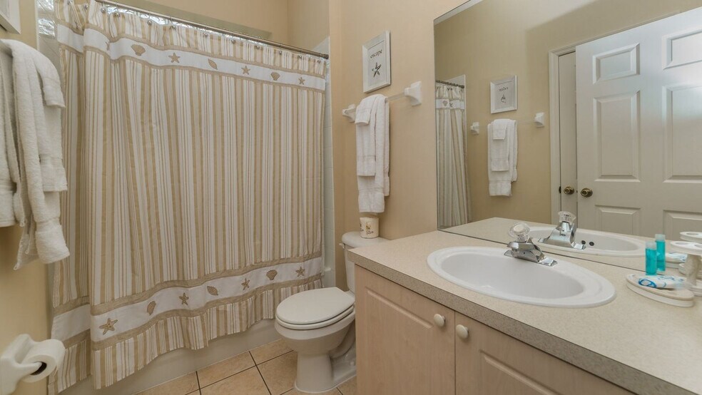 Building Photo - 8137 Sun Palm Dr