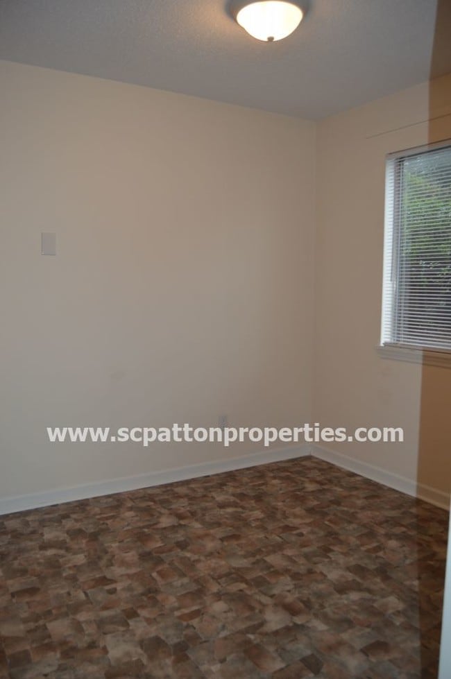 Building Photo - Lyngate Apartment