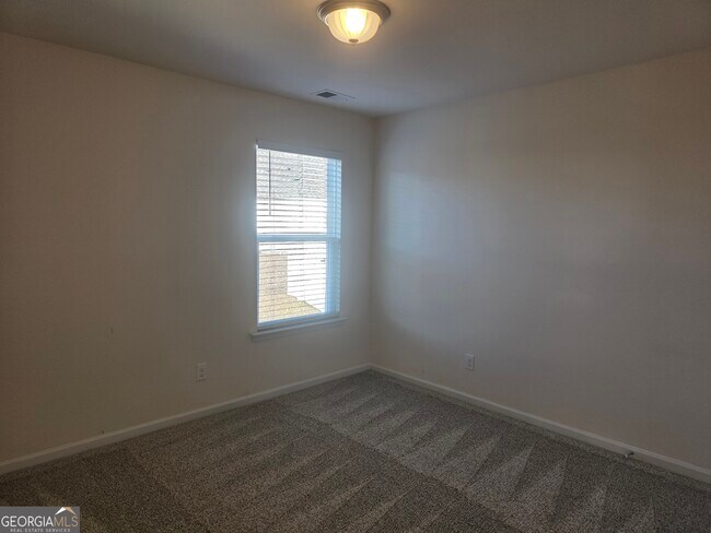 Building Photo - 234 Bellflower Cir