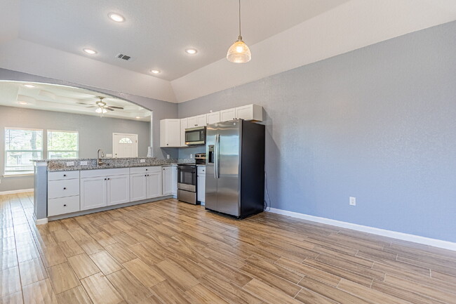 Building Photo - 479 Corliss