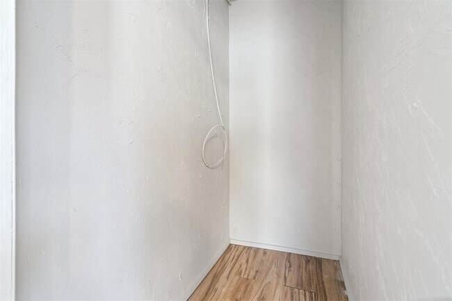 Building Photo - 1220 NW 43rd St