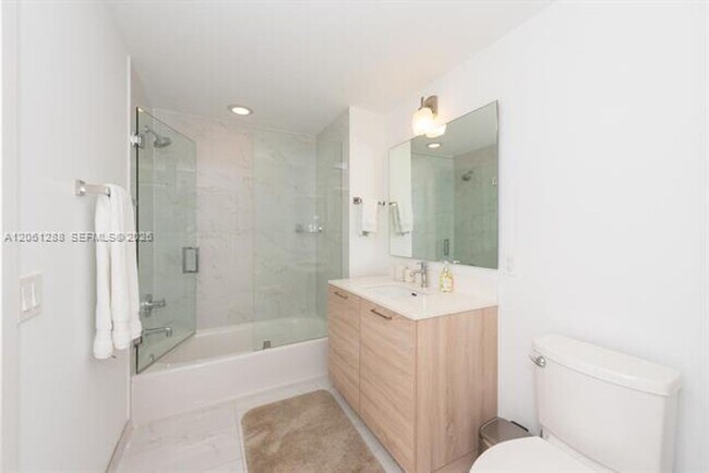 Building Photo - 16385 Biscayne Blvd