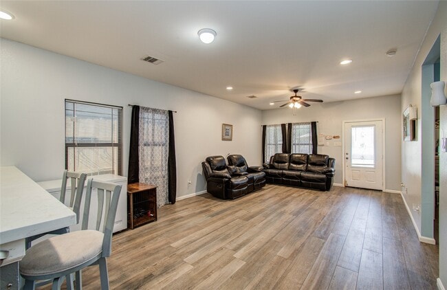 Building Photo - 8040 Howton St