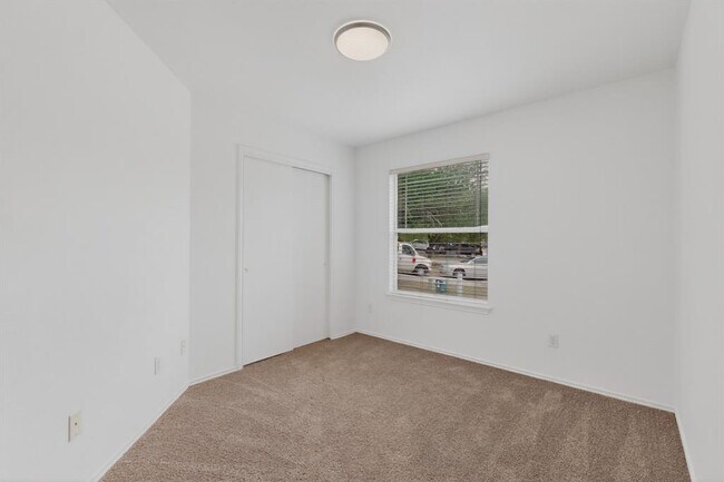 Building Photo - 13124 Maidenhair Tr