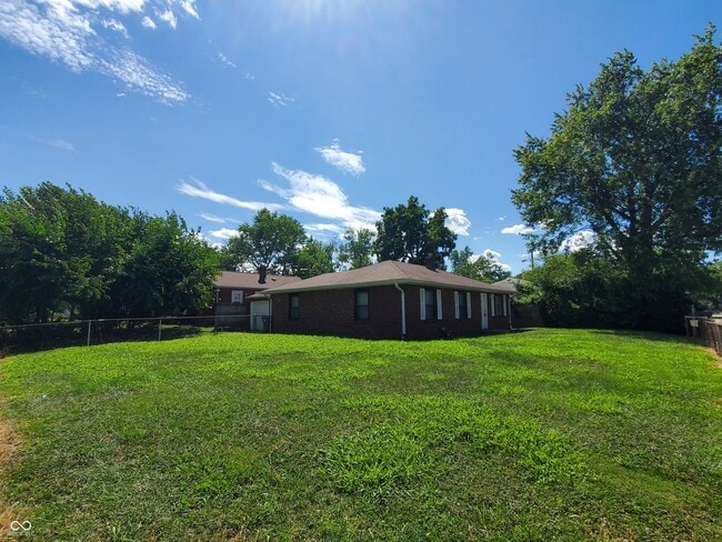 Building Photo - 6019 Oak Ave
