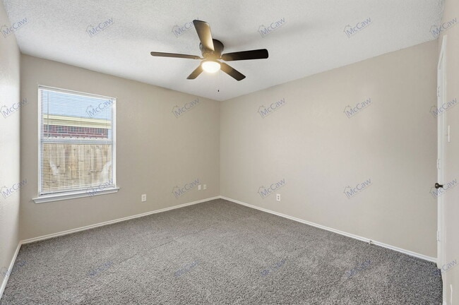 Building Photo - 1069 W Hills Terrace