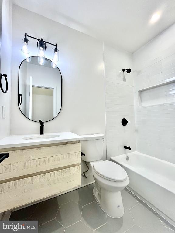 Building Photo - 1802 11th St NW