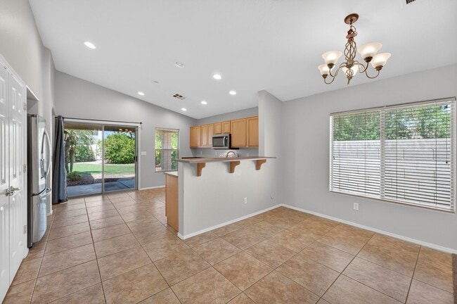 Building Photo - Spacious Gilbert Corner Lot Rental with 4 Bedrooms, Vaulted Ceilings & Private Backyard Retreat