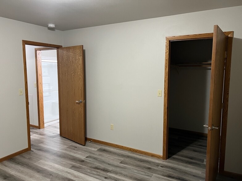 Building Photo - 113 Edwards St