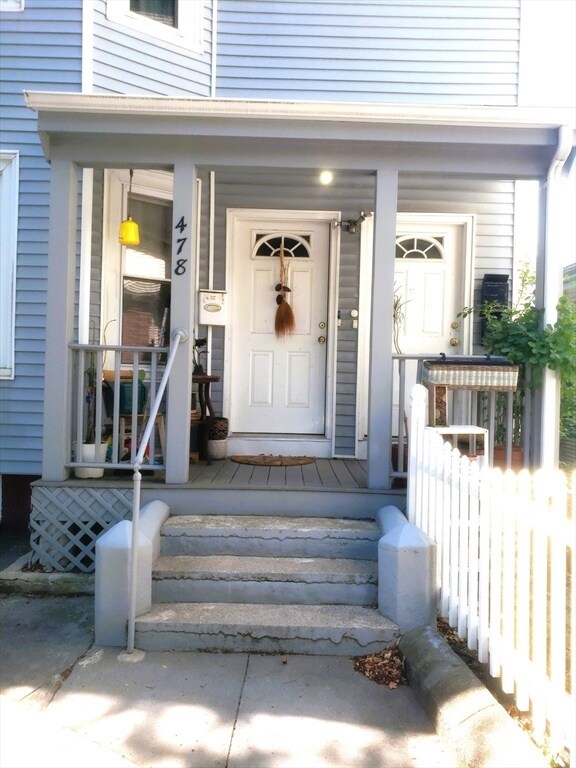Building Photo - 478 Medford St