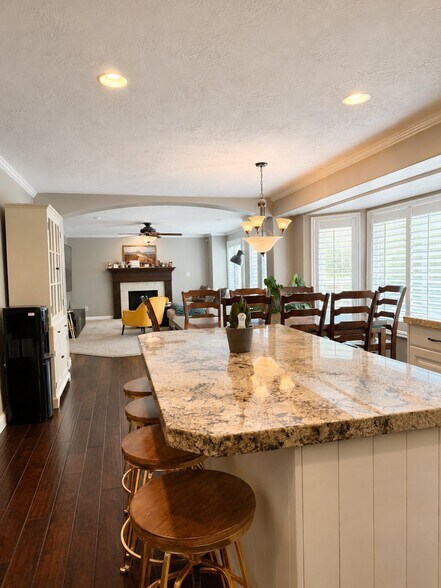 Building Photo - 7136 Ponderosa Dr