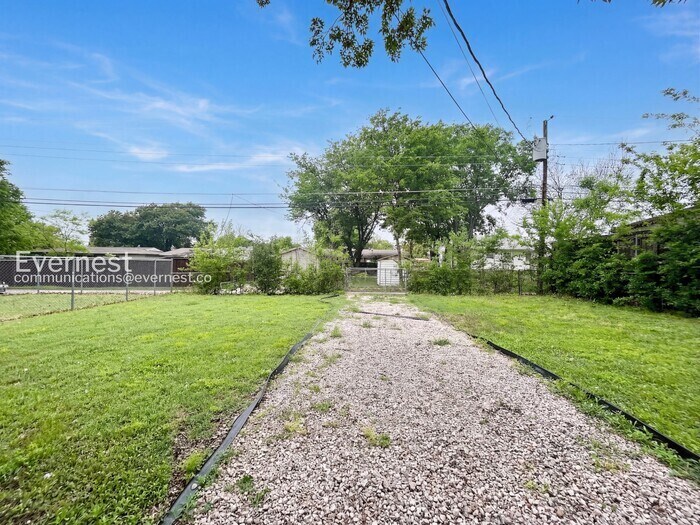 Building Photo - 10425 Ferguson Rd