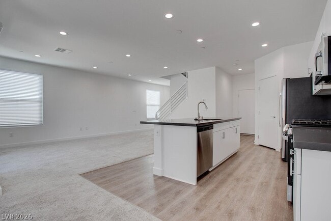 Building Photo - 70 Harrison Rose Ct