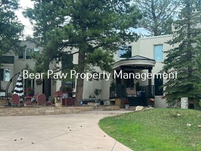 Building Photo - Unique Home In Genesee!!