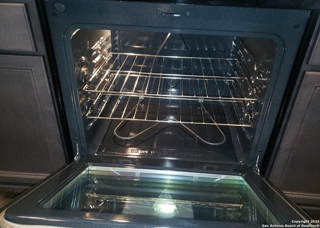 Building Photo - 2027 Sisyphus Vw