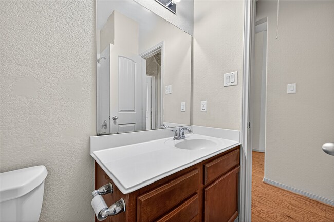 Building Photo - 510 Carson Ridge Dr