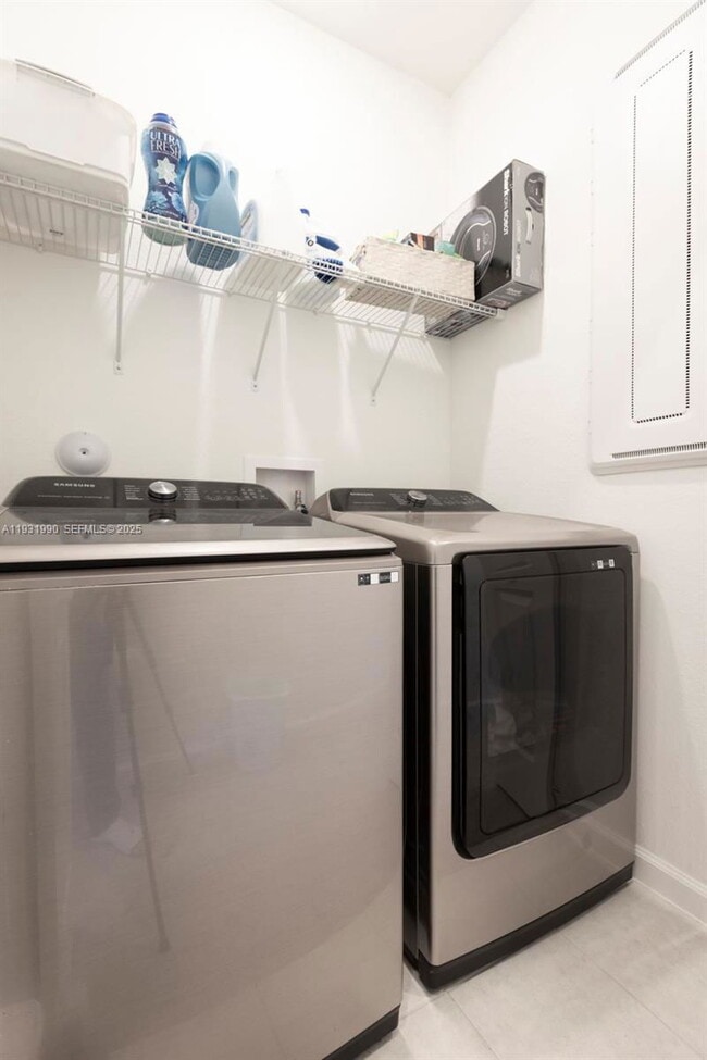 Building Photo - 15953 SW 2nd Dr