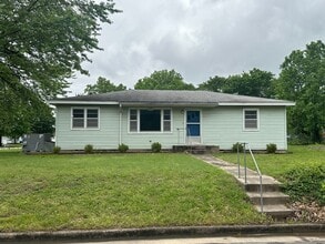 Building Photo - 3 BEDROOM 1 BATH IN JOPLIN-$1200 RENT-$1200 DEPOSIT