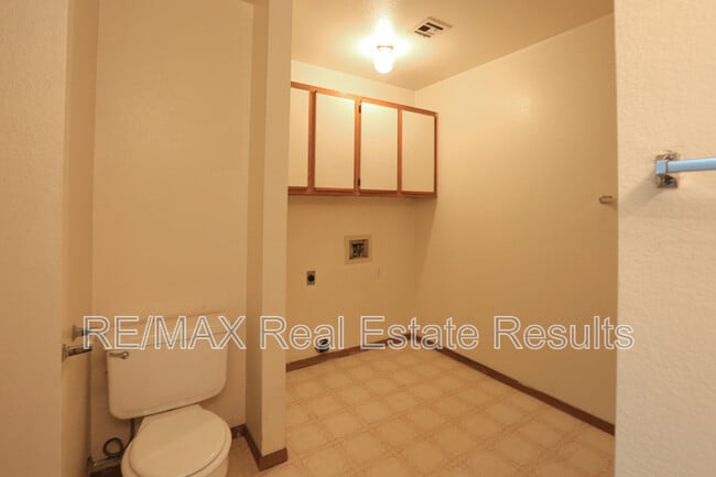 Building Photo - 2223 W Roselawn St