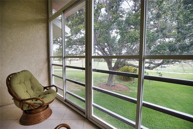 Building Photo - 766 Village Cir