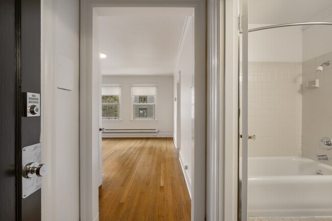 Building Photo - z-103125-Campus Apartments