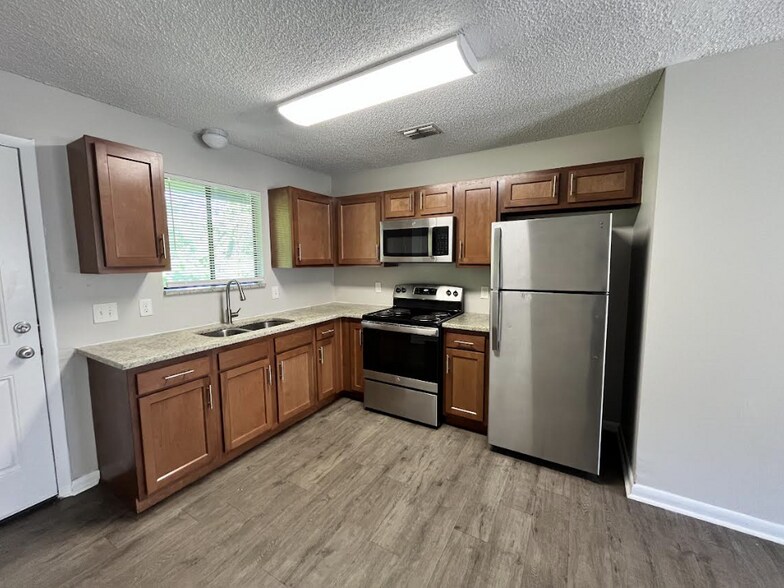Building Photo - 5026 Westchase Ct
