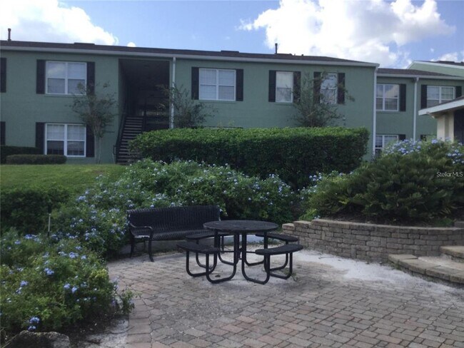 Building Photo - 2071 Dixie Belle Dr