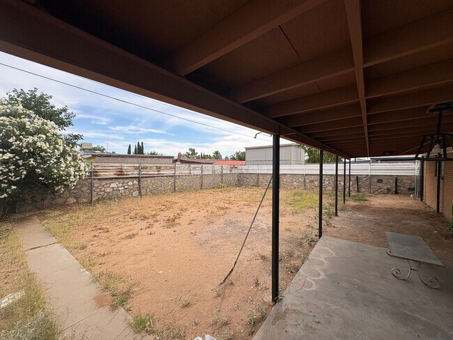 Building Photo - HOME FOR RENT IN NORTHEAST EL PASO