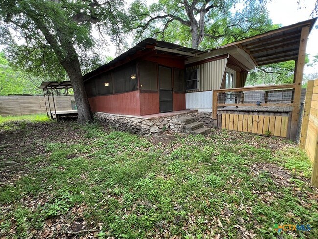 Building Photo - 144 Deer Ln