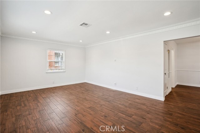 Building Photo - 3816 S Victoria Ave