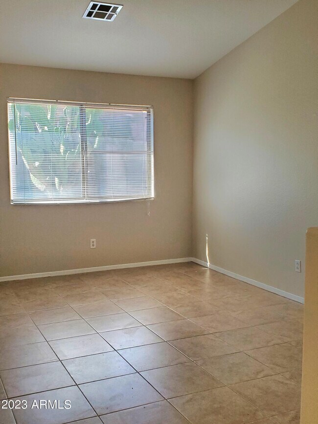 Building Photo - 15021 W Ventura St