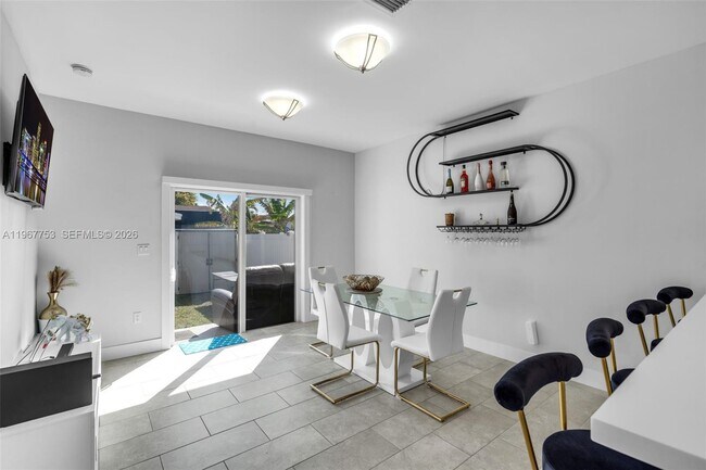 Building Photo - 1515 SW 65th Pl