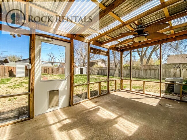 Building Photo - Cute 3 Bed 1 Bath Near Rice Park