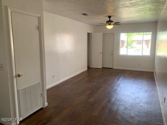 Building Photo - 2533 Johnson Dr