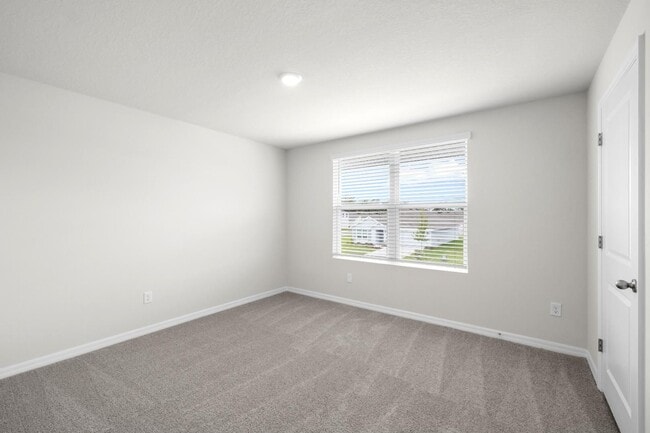 Building Photo - Spacious 5 Bedroom in Parrish!