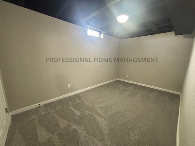 Building Photo - Beautifully remodeled 3 bedroom 1 bath!