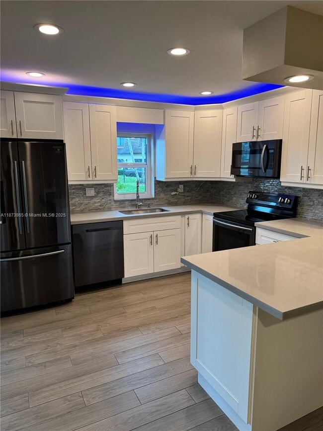 Building Photo - 9450 SW 61st Way