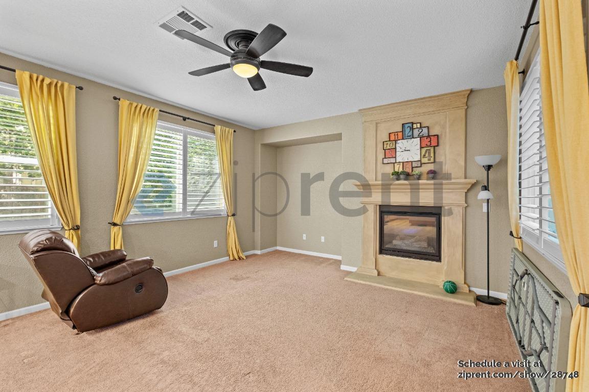 Building Photo - Unit
