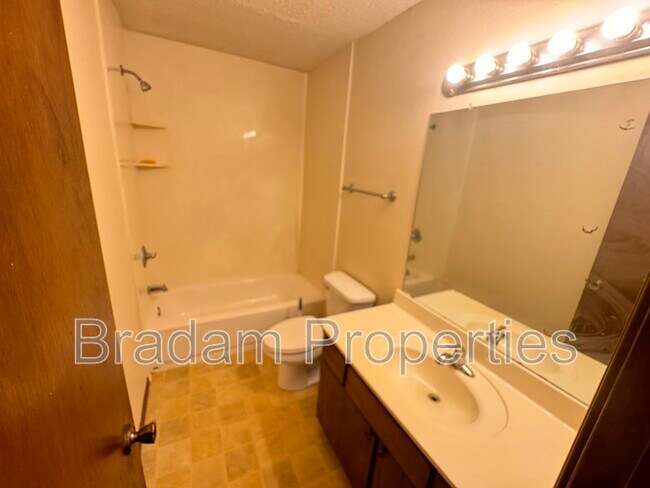 Building Photo - 8506 E 56th St