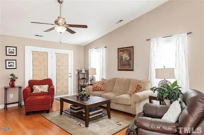 Building Photo - 113 Kudrow Ln