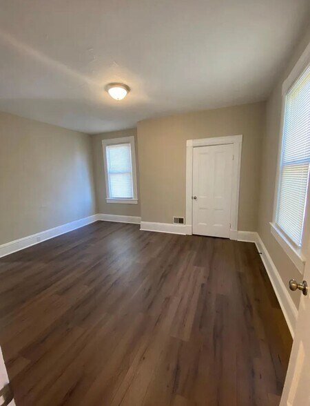 Building Photo - 6938 Bruno Ave