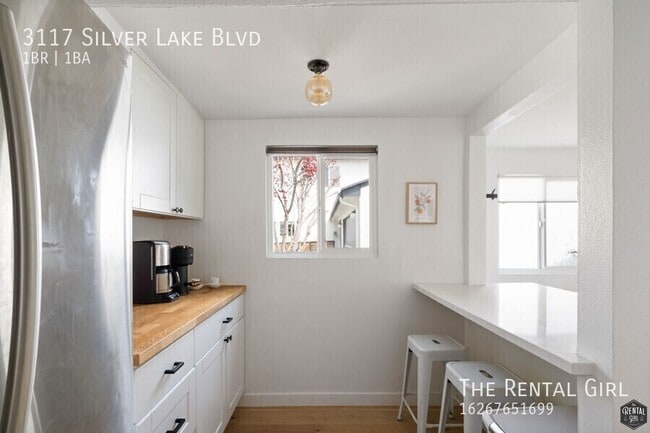 Building Photo - 3117 Silver Lake Blvd