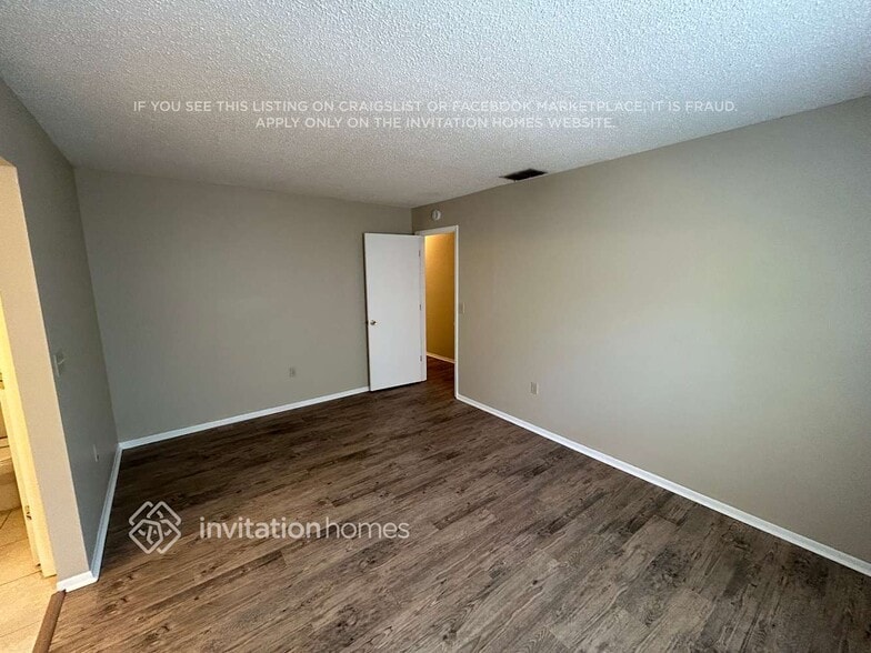 Building Photo - 1419 Marigold Dr