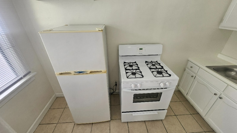 Building Photo - 727 S Coronado St