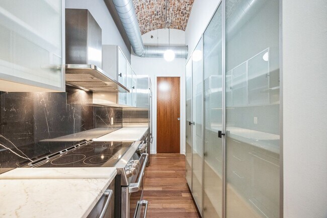 Building Photo - 105 S 12th St