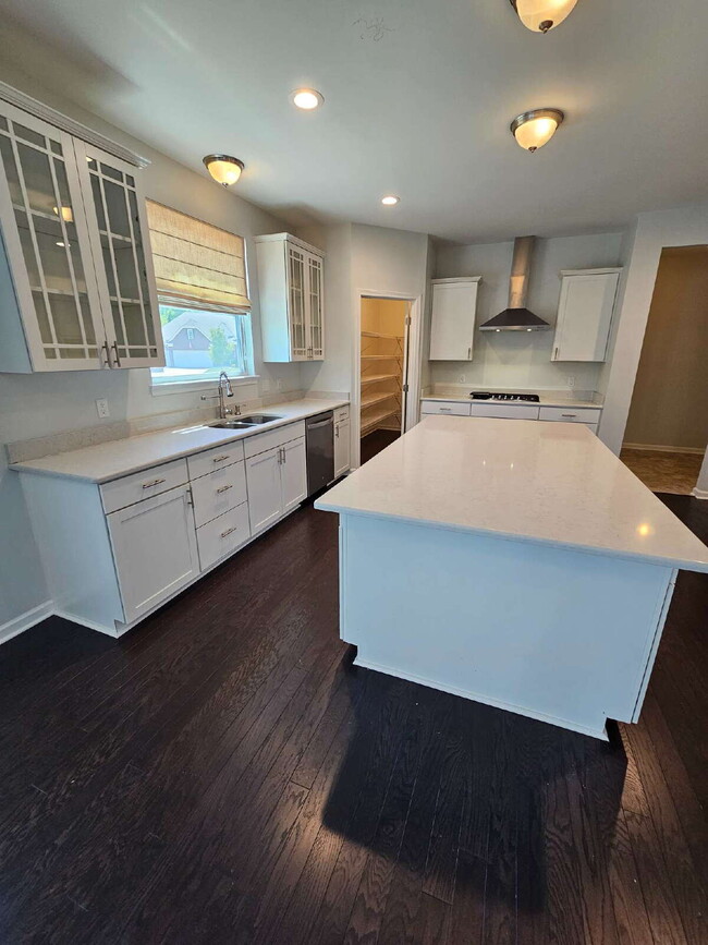 Building Photo - 4 Bed, 2.5 Bath with Granite Kitchen, Large Island, Luxury Master Suite, Full Basement, Huge Outd...
